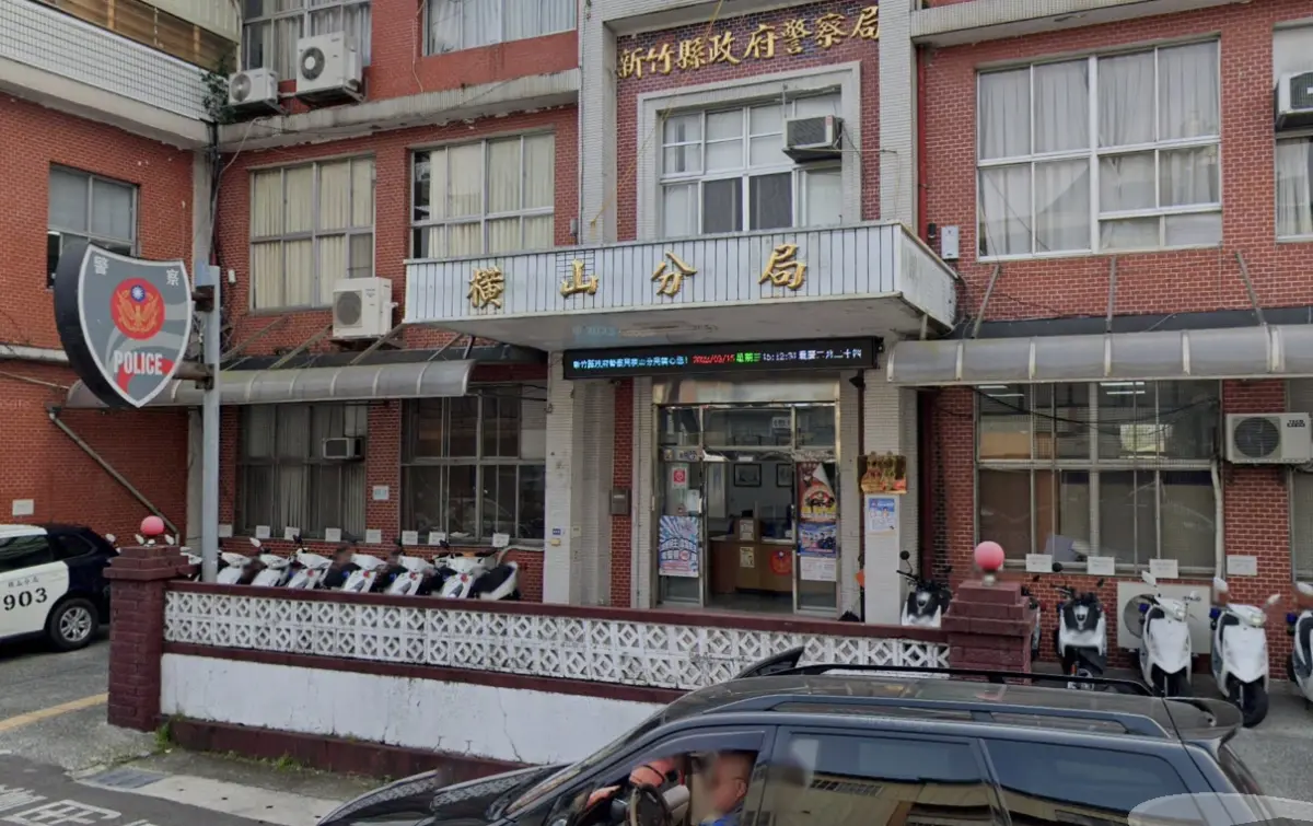 ▲新竹縣尖石鄉嘉樂村一名黃姓男子時常酒後大聲喧嘩，與鄰居關係不睦，酒後不滿被鄰居兒制止，竟持槍打死對方。（圖／翻攝google街景）