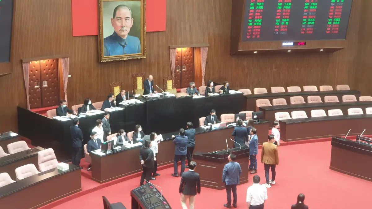 ▲立法院今表決大戰，最後國民黨靠韓國瑜投票才險勝。（圖／何哲欣攝，20240412）