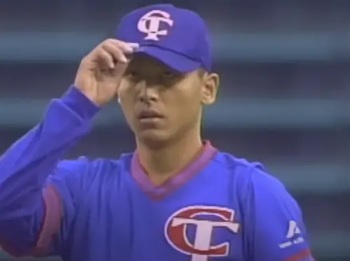 ▲蔡仲南感謝洪一中，在1999年亞錦賽，對日本投出11次三振。（圖／取自Youtube)