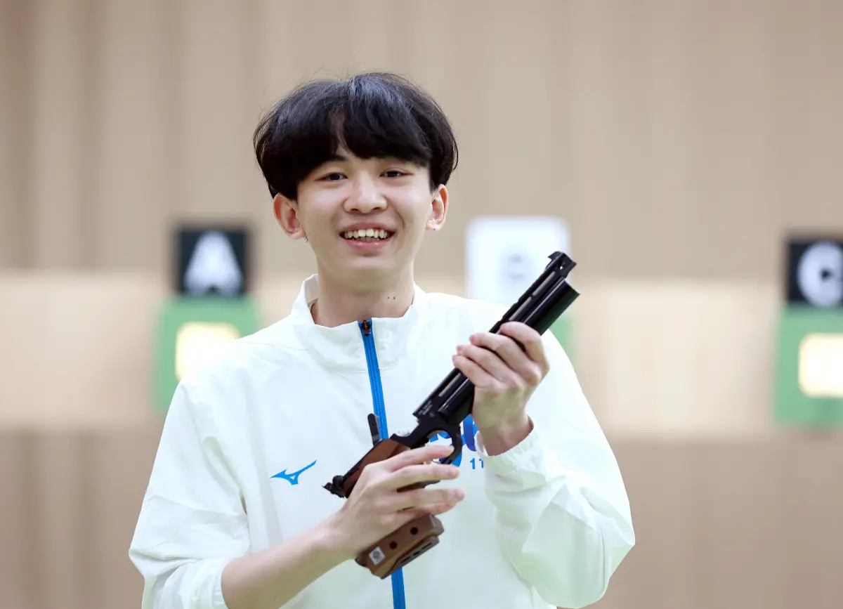 ▲臺北市東山高中趙岑曄上個月才開完刀就順利奪金，他特別感謝教練幫忙他找回狀態。（圖／全中運提供）