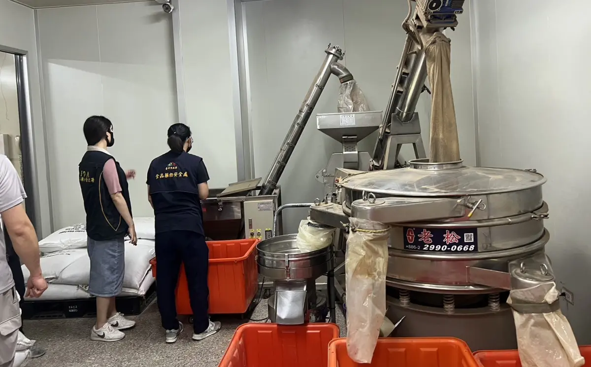 ▲台中市食安處人員到綠吔實業有限公司生產製作場所稽查。（圖／台中市政府提供，2024.04.13）