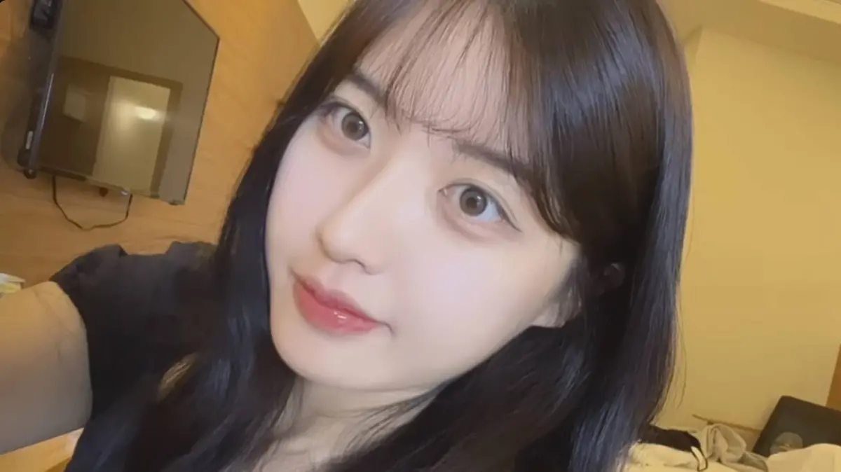 ▲台鋼雄鷹啦啦隊成員「一粒」姊姊正面曝光，與2位閨蜜一同出遊，閨蜜還提前幫她慶生，並笑稱她是：「一大粒。」（圖／翻攝自IG 9y9j）