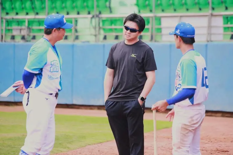 ▲林威助轉任富邦公牛教練團，跟好友林宗毅幫助台灣棒球發展。（圖／富邦公牛提供）