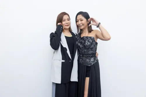 ▲江美琪（左）、林曉培合唱嗨翻4000名歌迷。（圖／客委會提供）