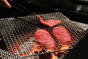 不是刺身！日本燒肉店最新潮流瘋吃和牛「赤身」　竟跟健康有關
