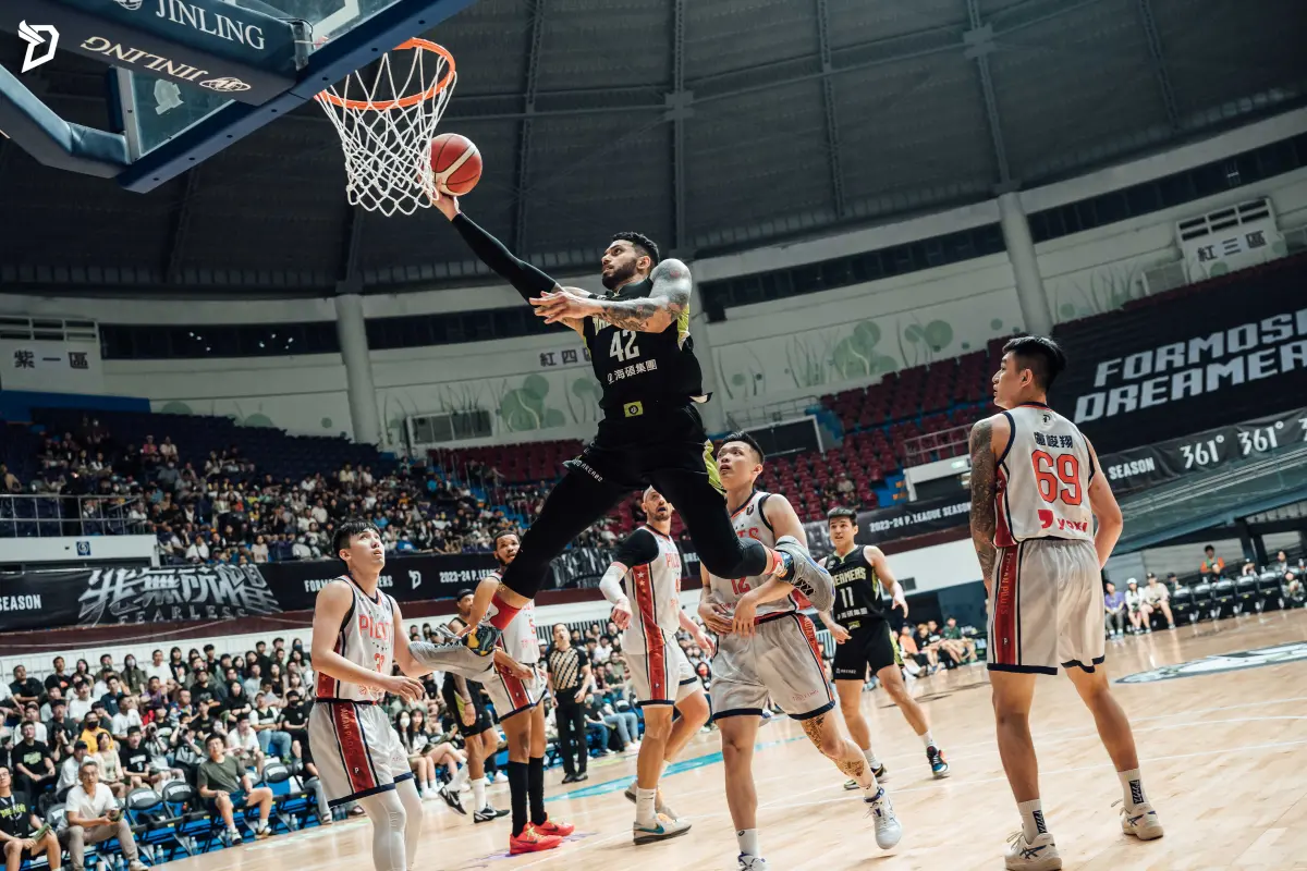 ▲夢想家以97：80大勝領航猿，中止3連敗，也斬斷領航猿8連勝，重回PLG龍頭寶座。（圖／福爾摩沙夢想家提供）