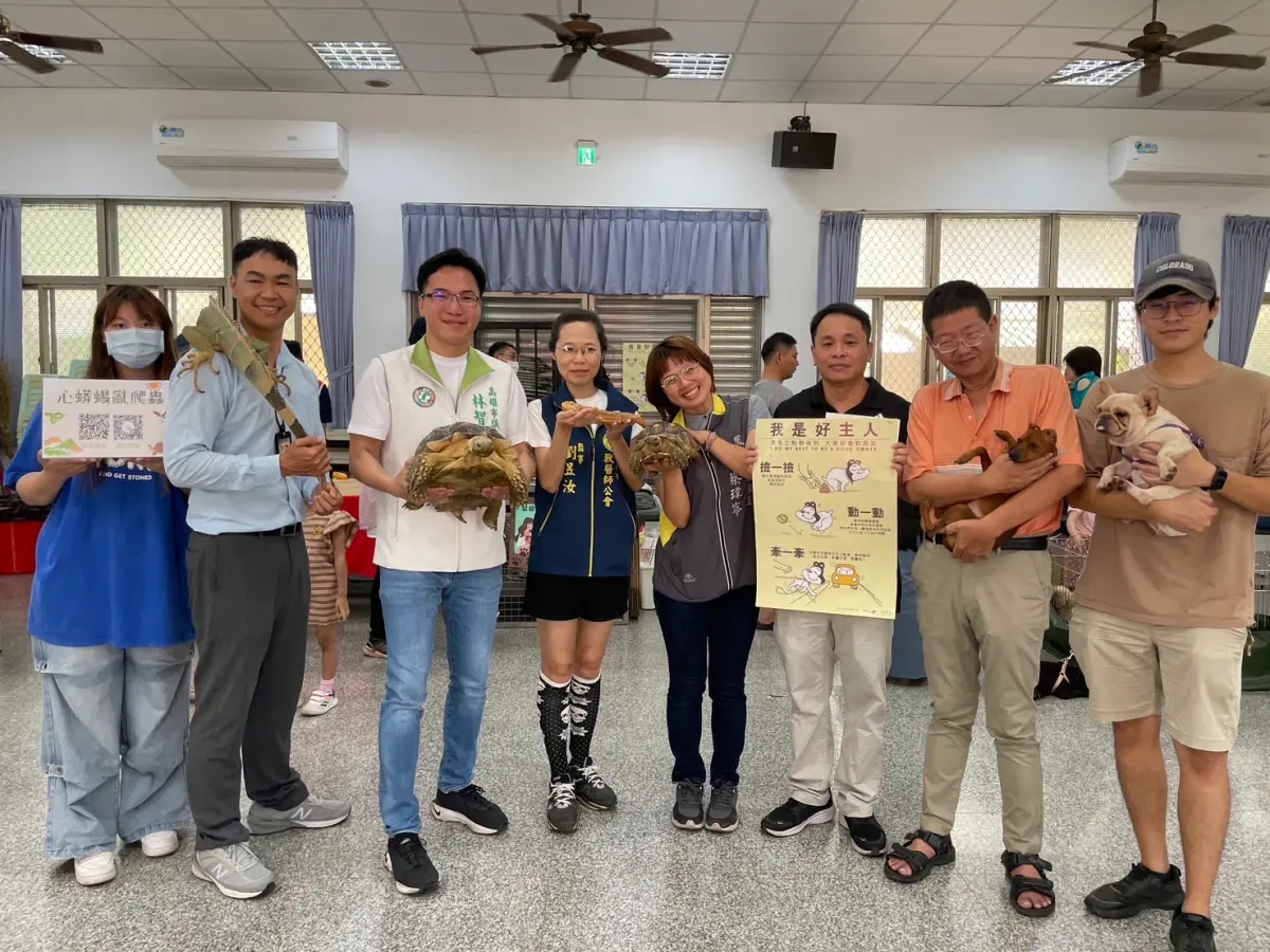 ▲高市議員林智鴻今天在議會質詢時針對浪浪「狗醫生」進行爭取，讓適合的「汪星人」有機會成為「狗醫生」、「治療犬」，進一步加入成為社會安全網的一環。（圖／林智鴻辦公室提供）