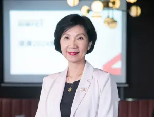 遠傳總經理井琪今(15)日揭示未來三年布局,並定下一年拓基,兩年有成,三年起飛目標。(圖/官方提供) ▲遠傳總經理井琪今(15)日揭示未來三年布局,並定下一年拓基,兩年有成,三年起飛目標。(圖/官方提供)