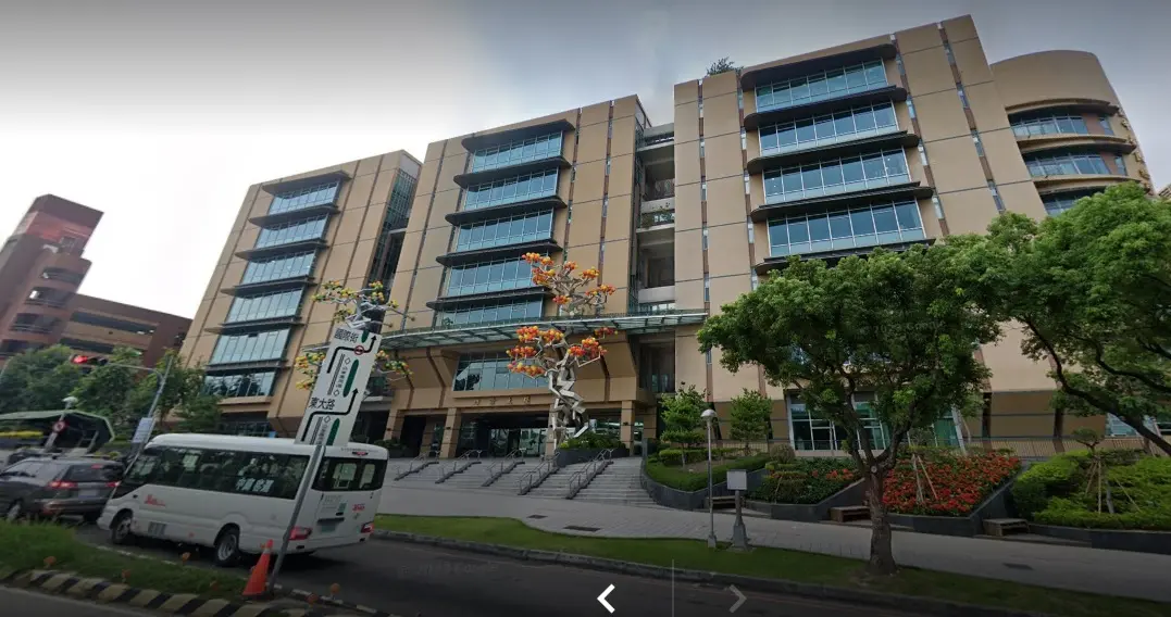 ▲台中市國中實驗課引燃酒造成3名國一學生燙傷，已送往台中榮總治療。（圖／翻攝google街景圖，2024.04.15）