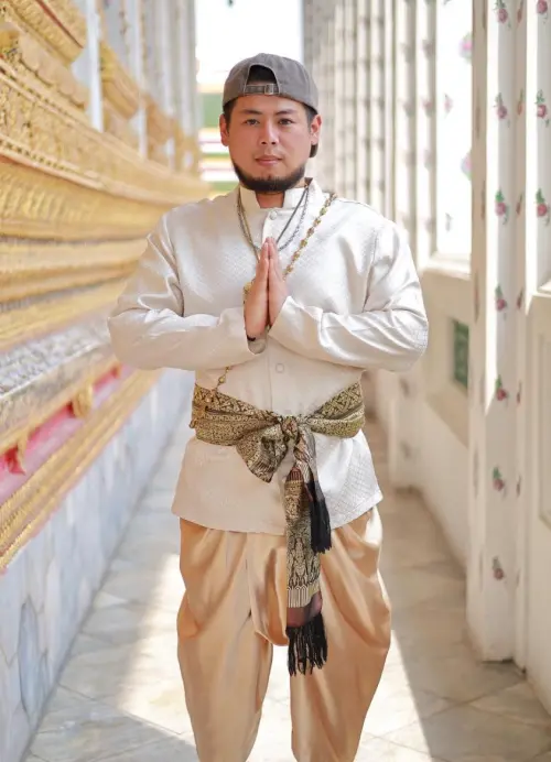 ▲網紅游否希在「一番賞」遊戲中涉嫌藏籤詐騙粉絲錢財,蹦闆拍片揭露這件事,引起廣大網友的關注跟討論。(圖/游否希IG) ▲游否希在「一番賞」遊戲中涉嫌藏籤詐騙粉絲錢財的爭議後,就在台灣消失很長一段時間,今年被發現於越南峴港打卡,還不知是否將復出。(圖/摘自游否希IG)