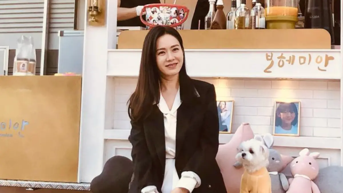 ▲韓國女神孫藝真的保養祕訣在於保濕。（圖／IG yejinhand）