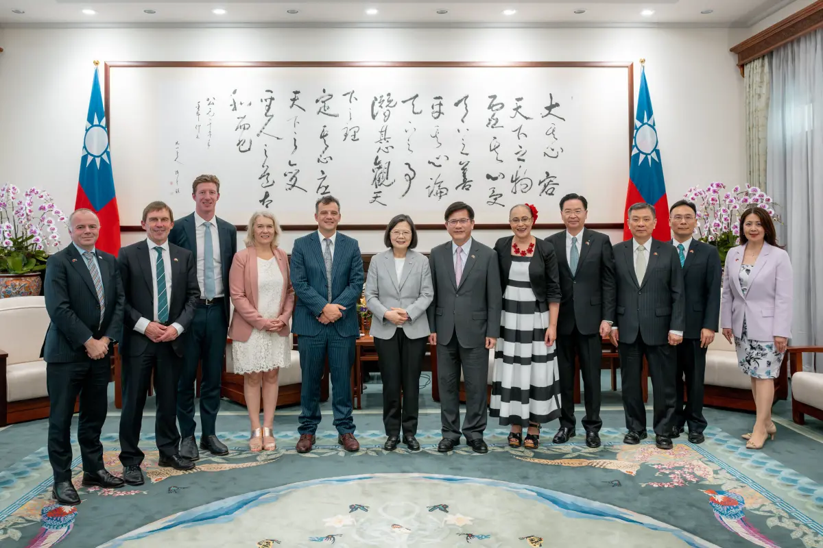 ▲蔡英文在昨日接見外賓時，證實總統府秘書長林佳龍將接任外長、吳釗燮接任手國安會秘書長。（圖／總統府提供）