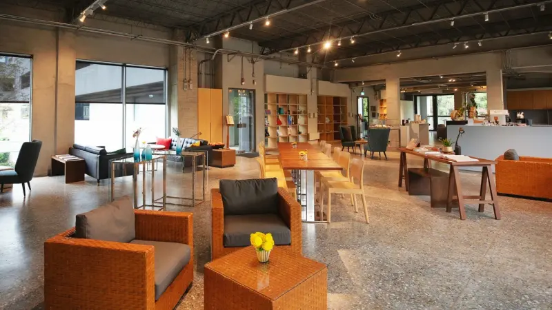 ▲ALIEN All-Day Lounge獲得高雄市環保局認證為「綠色永續餐廳」。（圖／永添金馬美術館提供）