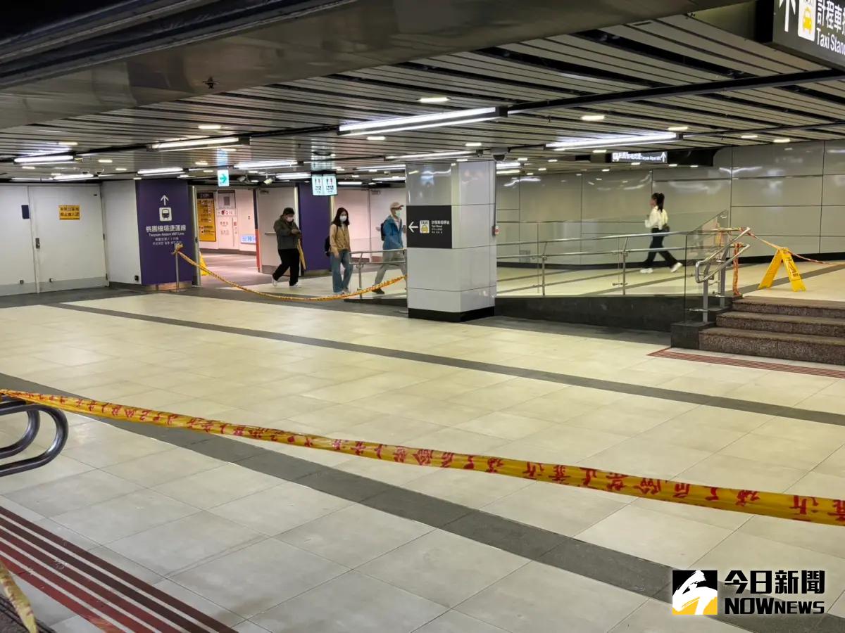 ▲大雨狂炸，台北車站台鐵往機捷連通道積水。（圖／記者呂炯昌攝，2024.04.18）