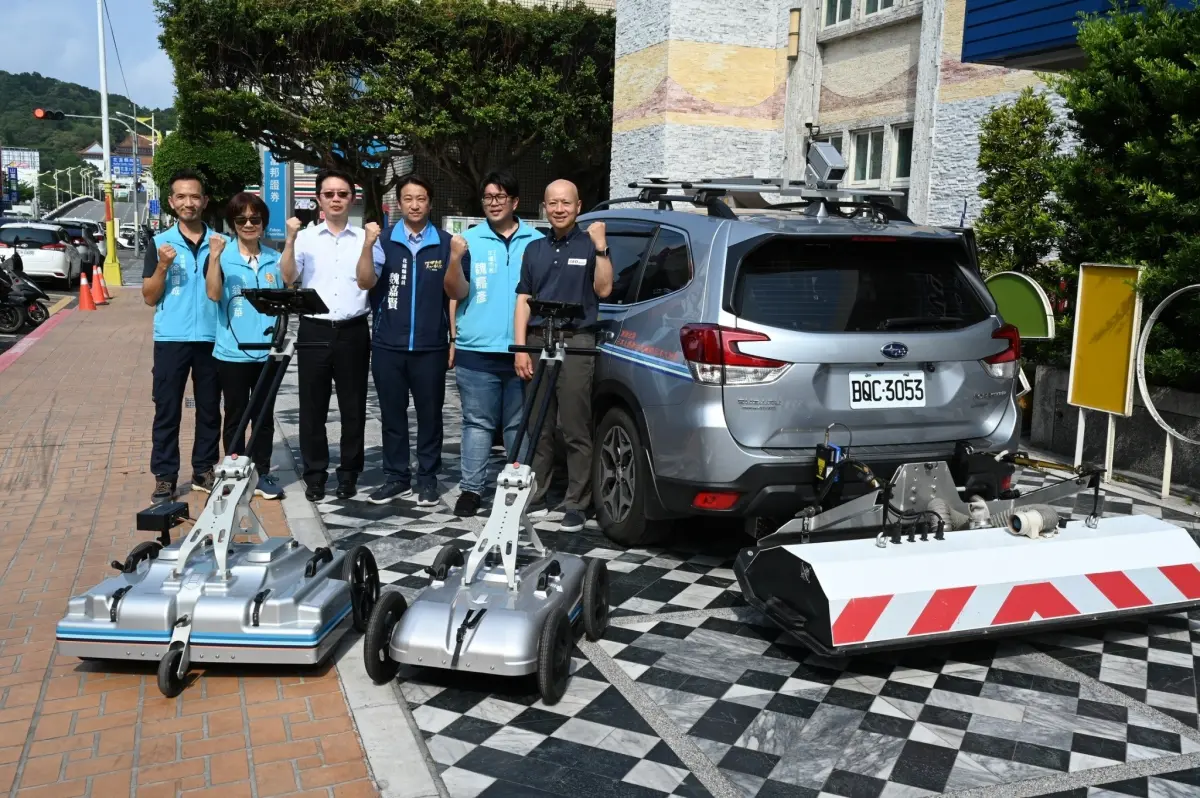 ▲日本公司發展的透地雷達偵測道路空洞技術，連續兩次免費支援花蓮地震。（圖／翻攝魏嘉彥臉書）
