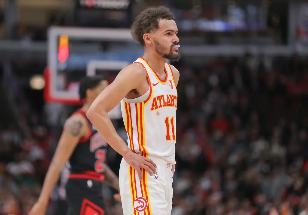 ▲亞特蘭大老鷹附加賽遭到淘汰，老鷹主控Trae Young未來何去何從、是否有機會到馬刺和Victor Wembanyama搭？（圖／美聯社／達志影像）