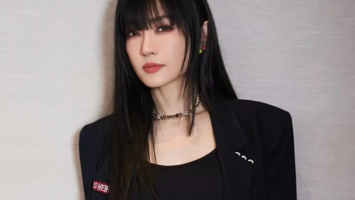 ▲現年50歲的謝金燕2009年爆出未婚生子消息，且當時兒子已經12歲，怎料今（15）日藝人利菁突脫口爆料其生父身分，後來才驚覺相關報導中的人物並非真實消息，馬上向謝金燕道歉。（圖／翻攝自謝金燕IG）