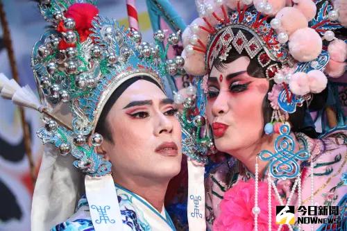 陳亞蘭久違扮花旦索吻!莊凱勛粉墨登場「擔心遭影迷追殺」