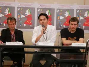 ▲2008年日本廣島國際動畫影展（Hiroshima International Animation Festival）的一場Q&A，謝文明（中）敲開了邁向國際的大門（左為瑞士國寶級動畫大師Georges Schwizgebel、右為英國動畫導演Matthew Walker）。（圖／謝文明提供）