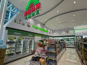 ▲康是美門市設置統一企業食品與聖德科斯專區。（圖／記者鍾怡婷攝）