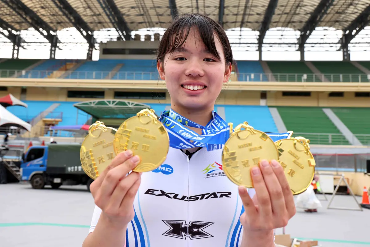 ▲全中運自由車場地賽4金后大甲高中劉尚盈。(圖／臺北市政府教育局提供)