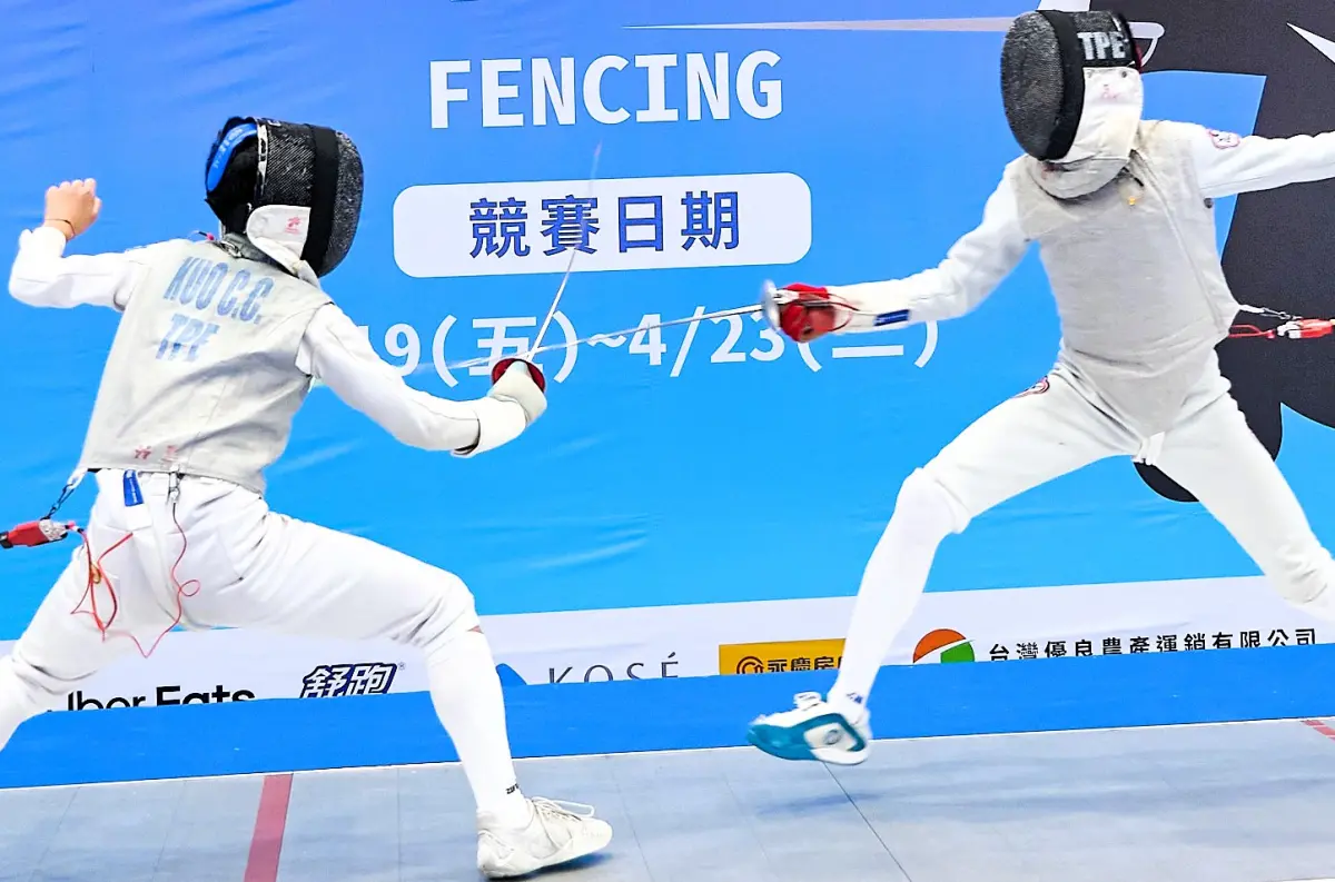 ▲國男組擊劍團體鈍劍臺北市中正國中對決臺北市復興實中。（圖／臺北市政府教育局提供）