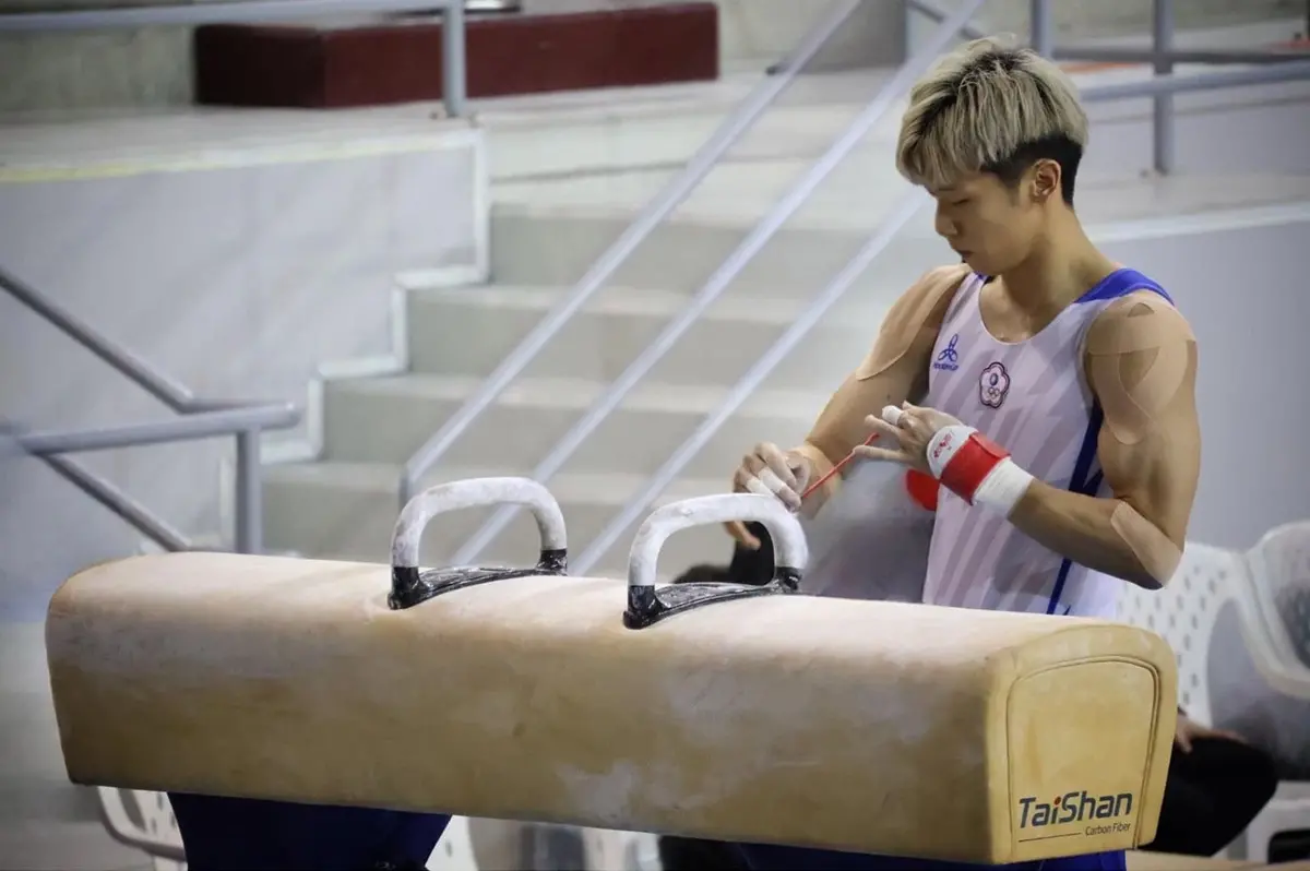 ▲台灣「鞍馬王子」李智凱在體操世界盃杜哈站奪下銀牌，無緣在這一站取得巴黎奧運資格。李智凱也已返國。（圖／取自李智凱臉書）