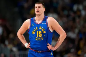 Jokic「超越數據」的宰制！32分7助攻串起金塊攻勢　瓦解湖人防線
