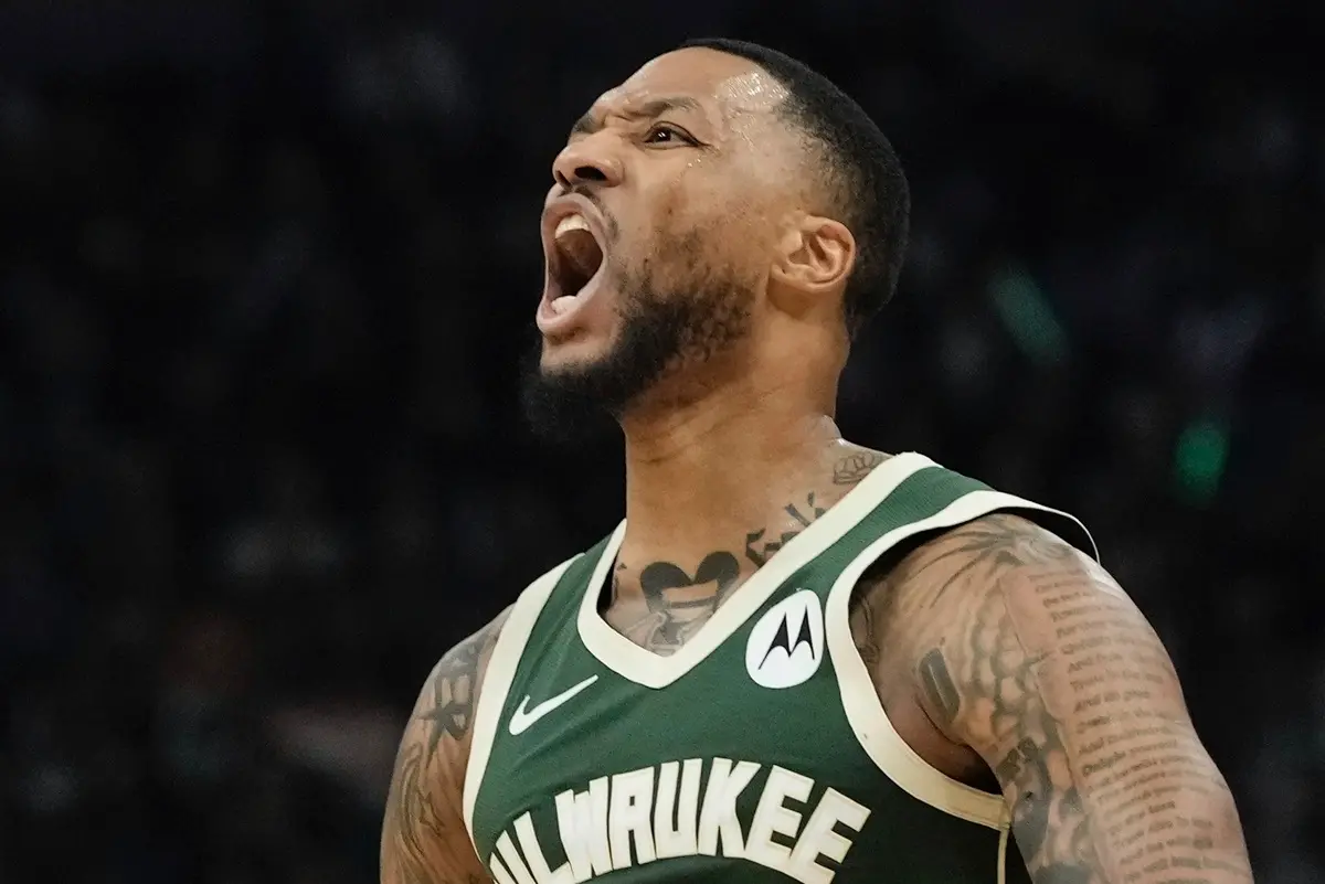 ▲NBA東區季後賽首輪G1，密爾瓦基公鹿主控Damian Lillard上半場狂砍35分，帶領公鹿以69：42領先。（圖／美聯社／達志影像）