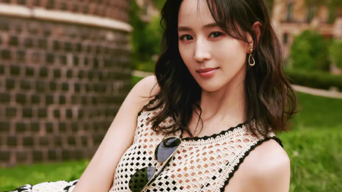 ▲張鈞甯為了導演男友柯汶利出錢又出力，不僅出資500萬新台幣幫對方重拍電影《默殺》，更直接掛名女主角。（圖／翻攝自張鈞甯微博）