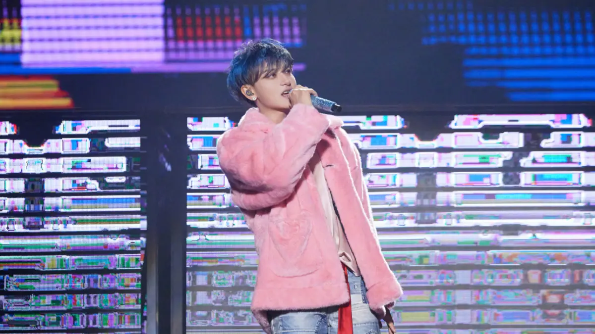 ▲黃子韜20日在格子旗音樂嘉年華表演，指控「世界百大DJ冠軍」Martin Garrix拒絕與他同台，並怒飆髒話，引發熱議。（圖／黃子韜 微博）