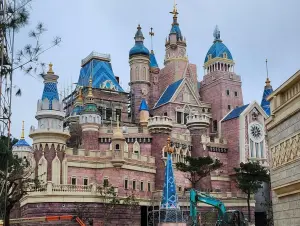 嘉義別只會玩阿里山！遊客撞見「迪士尼城堡」快蓋好了　用途曝光
