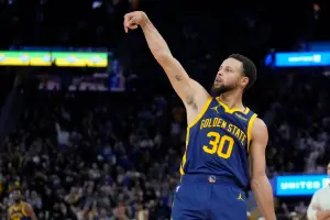 Curry入圍NBA年度關鍵球員遭質疑　網嘲諷：名單有2人沒季後賽打
