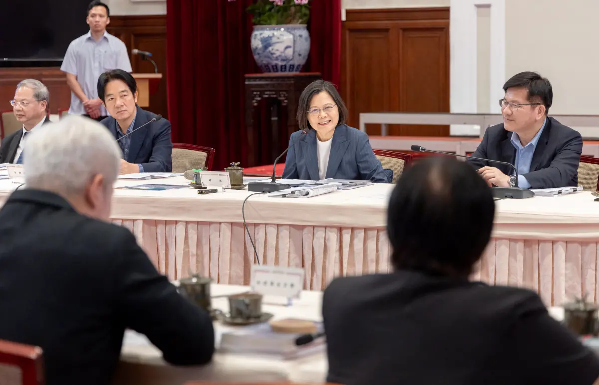 ▲0403大地震後讓民眾感到恐慌，總統蔡英文關切餘震所引起的災情狀況，已請行政團隊與地方政府密切聯繫掌握災情。（圖／總統府提供）