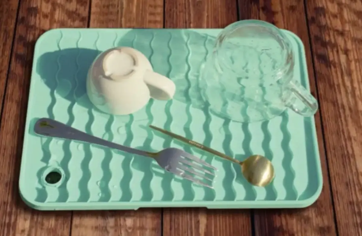 ▲中鋼今年度的股東紀念品是「砧心有您」砧板組，不過有黑馬殺出與其競爭，威脅中鋼最強股東紀念品地位！（圖/中鋼提供）