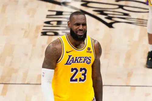 ▲洛杉磯湖人錯失好局，首輪季後賽G2慘遭丹佛金塊逆轉，「詹皇」LeBron James吞下職業生涯首次季後賽6連敗。（圖／美聯社／達志影像）