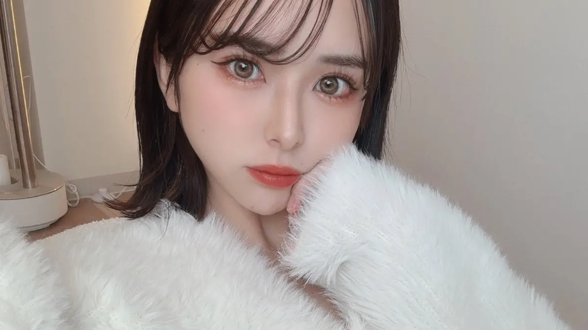 ▲日本網美七瀨茜在電車上碰上痴漢襲胸，崩潰喊：「這真的很噁心也很可怕！」（圖／七瀨茜X）