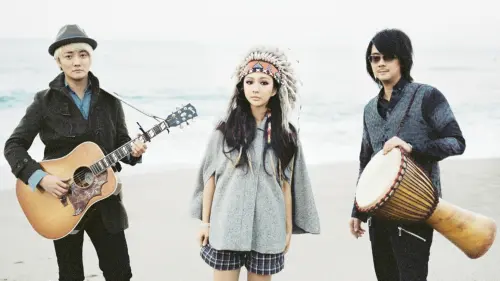 ▲F.I.R.飛兒樂團出道20週年,阿沁(左一)許願陳建寧(右一)、Faye飛(詹雯婷)握手言和。(圖/F.I.R.飛兒樂團臉書) ▲F.I.R.飛兒樂團出道20週年,阿沁(左一)許願陳建寧(右一)、Faye飛(詹雯婷)握手言和。(圖/F.I.R.飛兒樂團臉書)