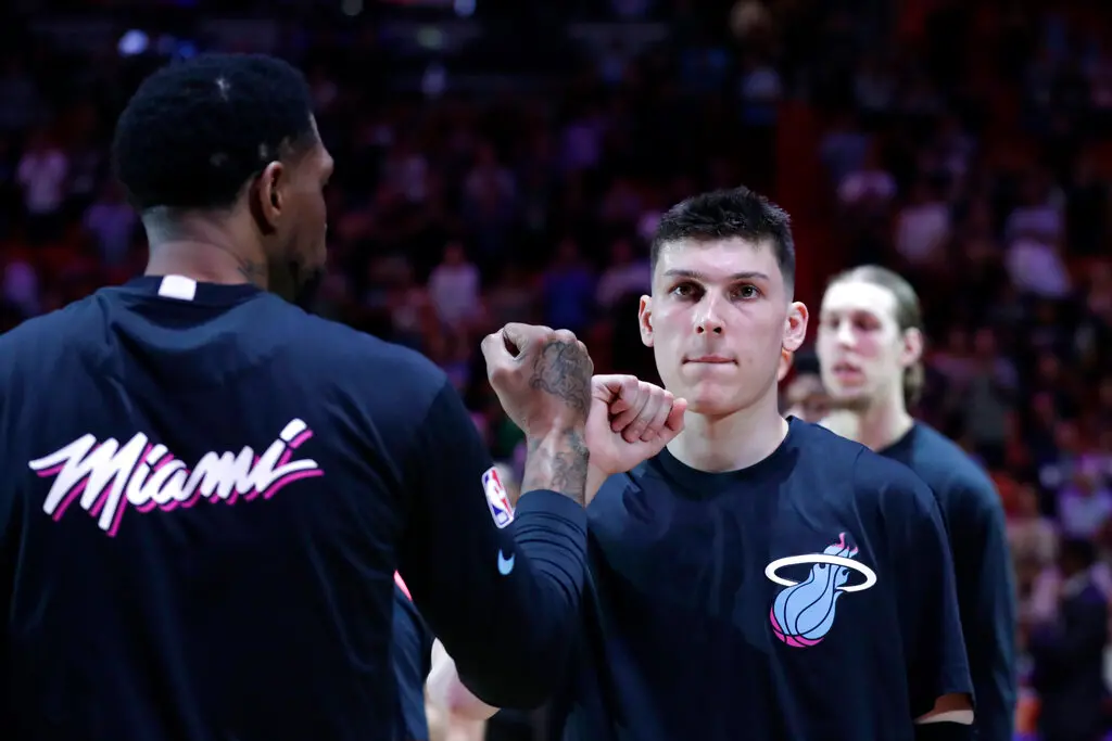 ▲Tyler Herro透露賽前Jimmy Butler有傳簡訊給他，而熱火「哈隊」更是親自和他談話，並激勵他：「你在20歲就擊敗過塞爾提克！」（圖／美聯社／達志影像）