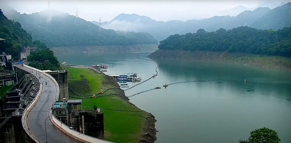 ▲石門水庫截至今（25）日為止，進水750萬噸，蓄水率回升至25.1％。（圖／翻攝自「桃園智慧旅遊雲」YT）