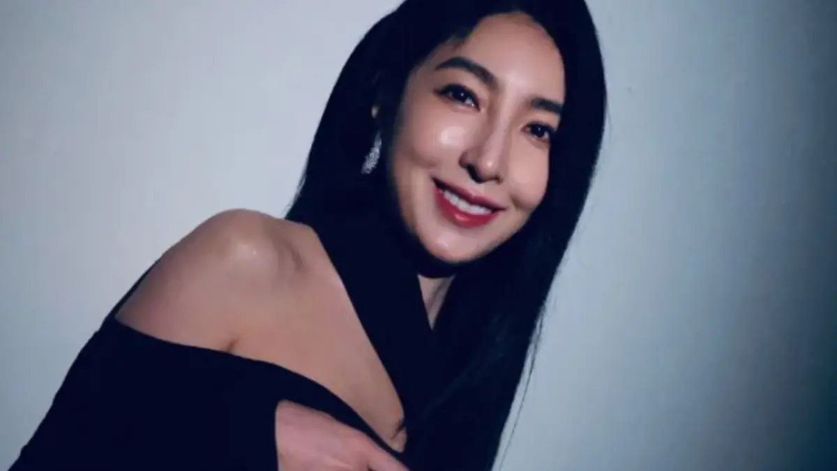 ▲楊謹華在參戰《浪姐5》後，人氣更旺，還有粉絲在攝影棚外熱情迎接，大喊「媽媽」，讓她哭笑不得。（圖／楊謹華的遊樂場 微博）