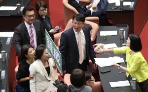 范雲指控民眾黨表決不投票 黃國昌:別想再情勒!這種手段沒有用