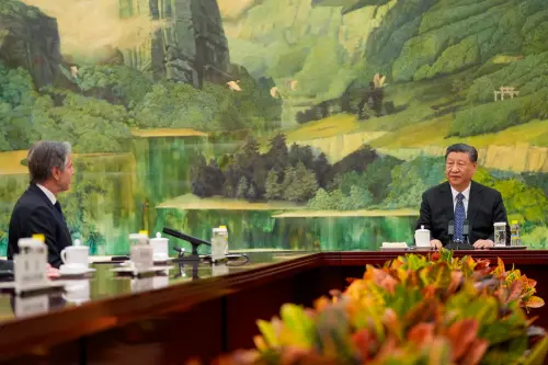 ▲美國國務卿布林肯（Antony Blinken）今（26）日下午於北京人民大會堂與中國國家主席習近平會晤。（圖／美聯社／達志影像）