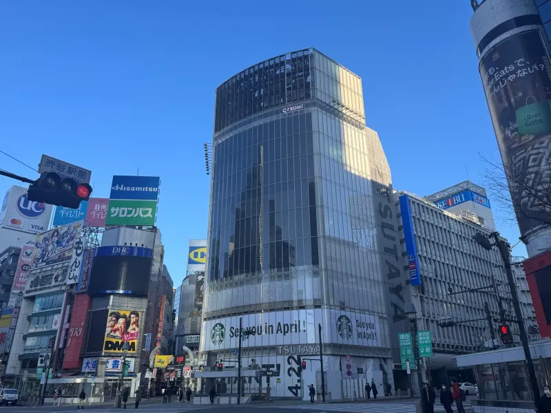 ▲「SHIBUYA TSUTAYA」位在東京澀谷知名的十字路口一旁，多年來是重要地標，去（2023）年10月31日暫停營業，經過半年改裝期後，現在終於再度回歸開幕。（圖／取自X「SHIBUYA TSUTAYA」）