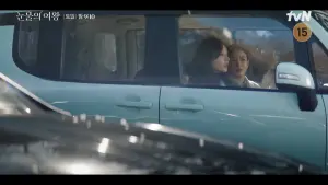 ▲▼《淚之女王》中，金智媛要求羅祕書跟車金秀賢。（圖／tvN drama YouTube）