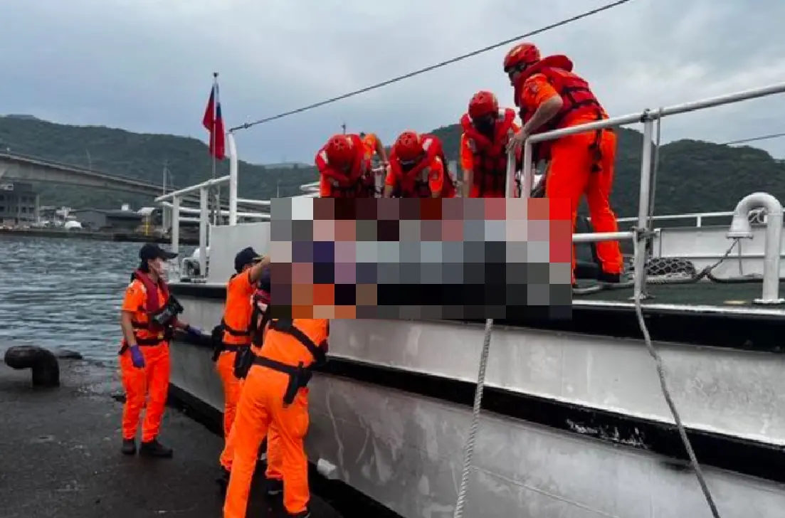 ▲花蓮慈濟醫院一名古姓醫師，參加醫學研討會後卻失聯，28日上午，海巡人員在距離龜山島約18海浬的東澳烏岩角海域發現其遺體。（圖／翻攝畫面）