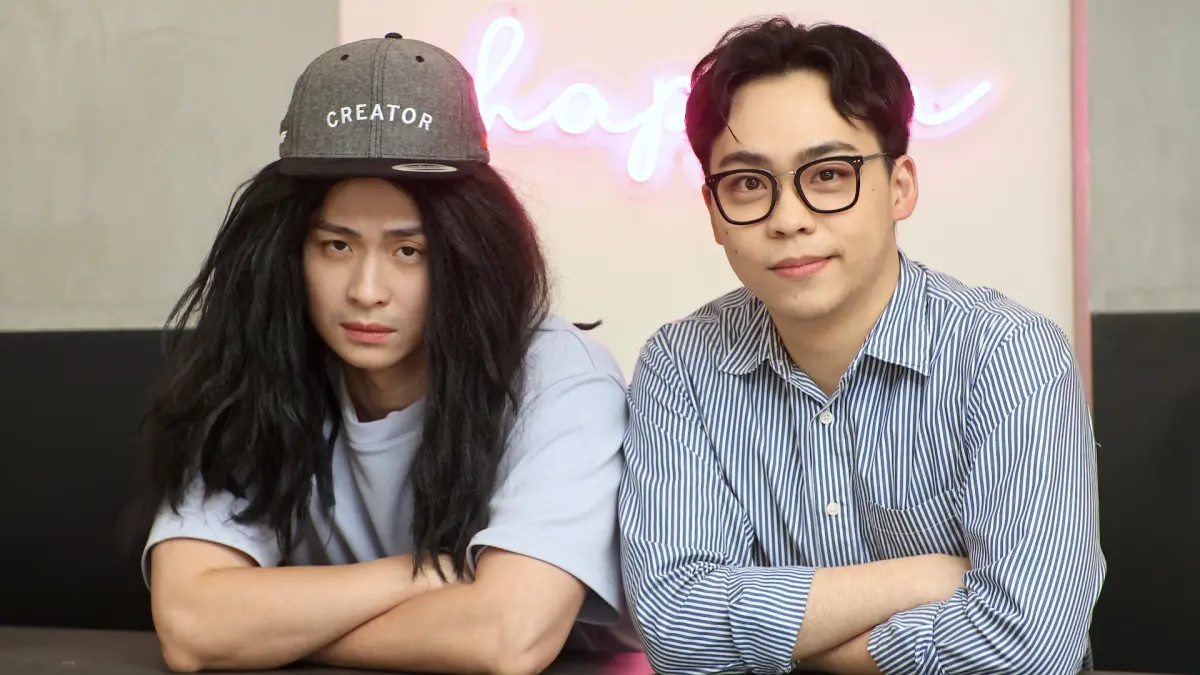 ▲博恩（左）、賀瓏官宣《賀瓏夜夜秀》將會有第二季，「有在年度計畫中」。（圖／記者陳明中攝）