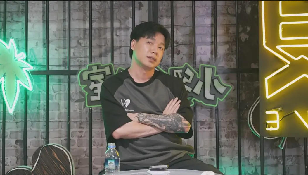 ▲Toyz（劉偉健）因賣大麻菸彈遭判4年2個月有期徒刑，今（17）日入獄服刑。（圖／Toyz 浪Live頻道）