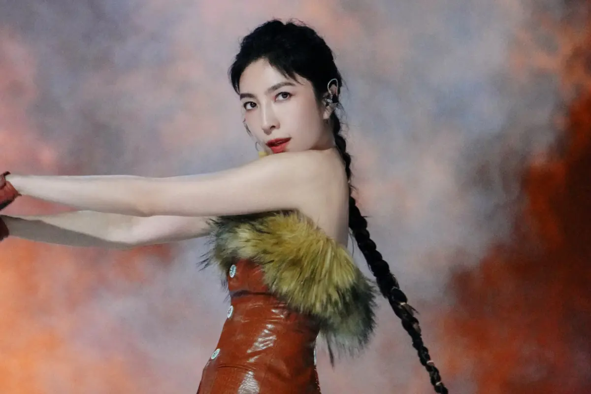 ▲楊謹華曾被劇組要求跟工作人員試吻戲，最後她仍被換角，導致她崩潰痛哭。（圖／楊謹華微博）