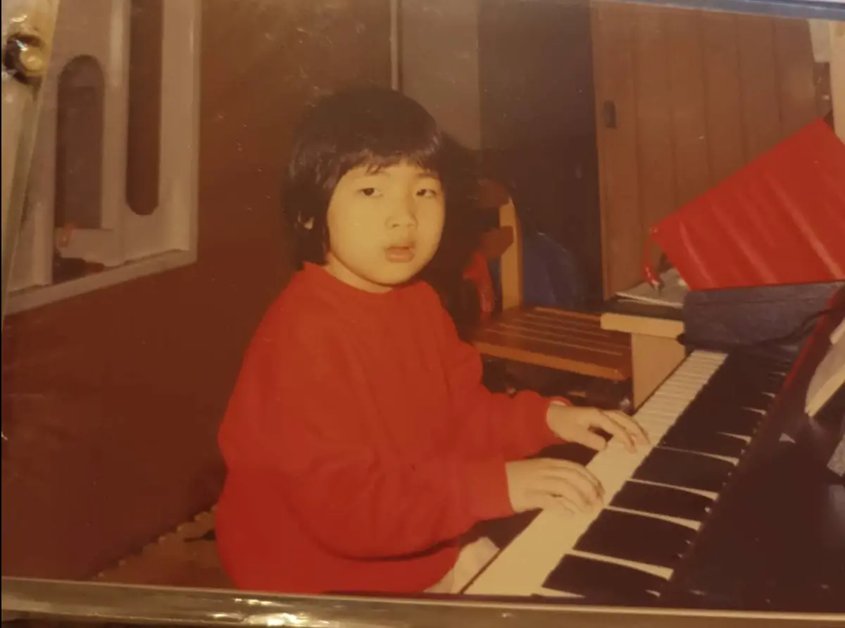 ▲國民黨立委徐巧芯日前才坦言自己很喜歡卡通人物酷洛米，今（8）日上午現身立院時也穿著酷洛米上衣與包包。（圖／取自徐巧芯臉書）